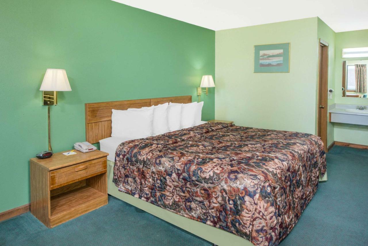 Days Inn By Wyndham Mountain Grove Exterior photo