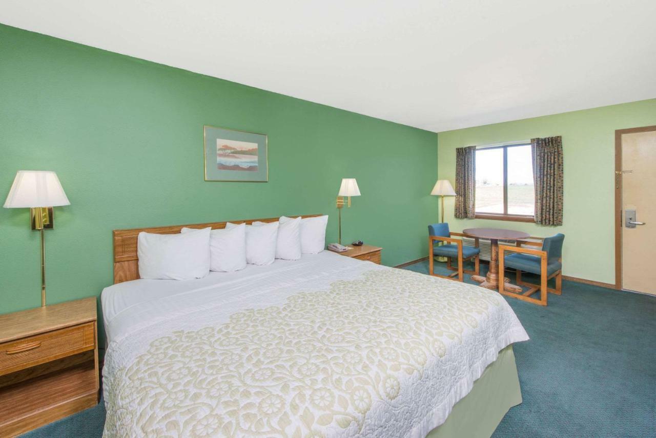 Days Inn By Wyndham Mountain Grove Exterior photo